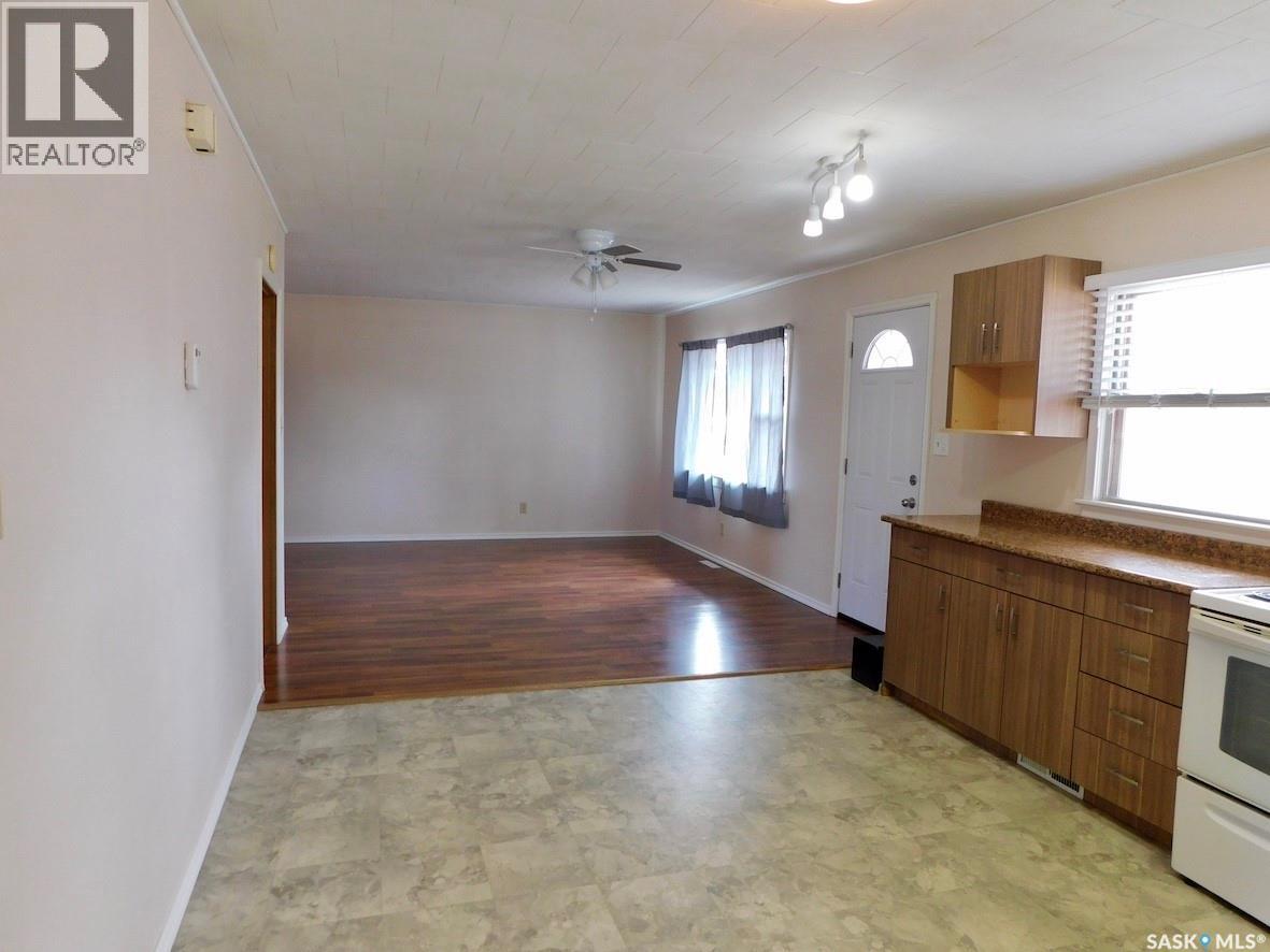 507 2nd Avenue E, Assiniboia, Saskatchewan  S0H 0B0 - Photo 9 - SK032407