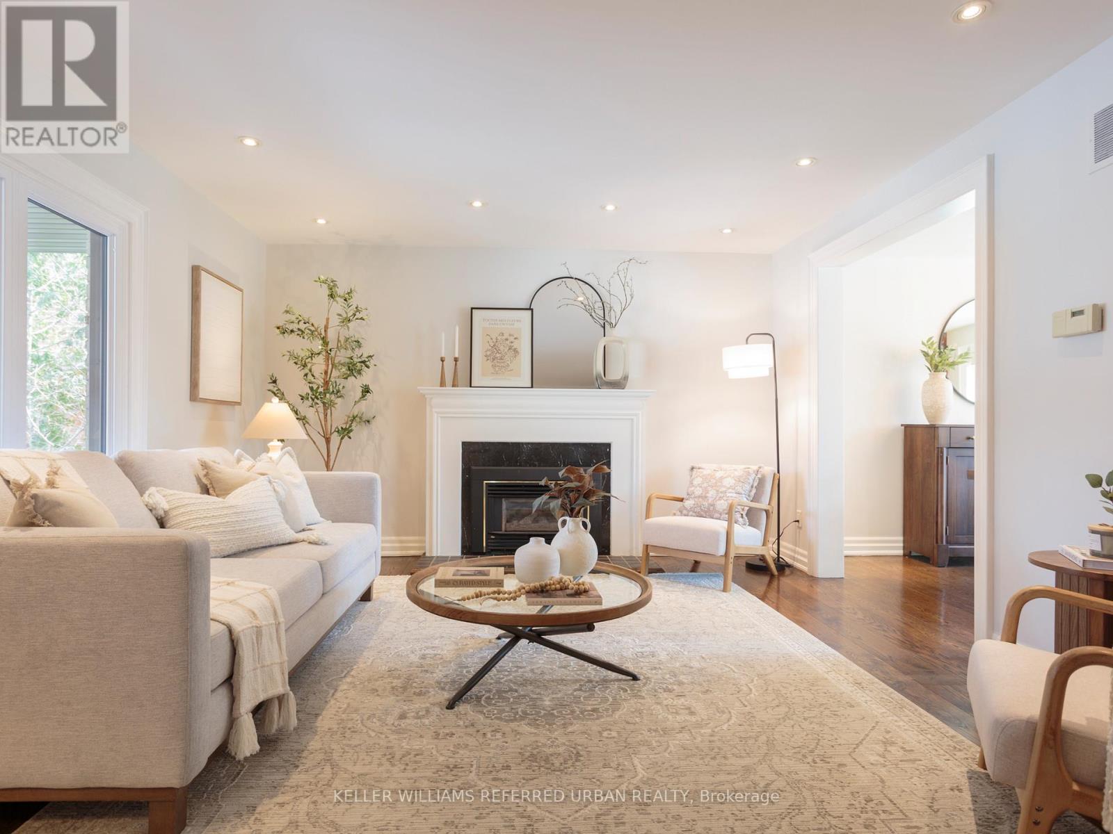 6 Prentice Court, Markham, Ontario  L3R 2X7 - Photo 4 - N12917418