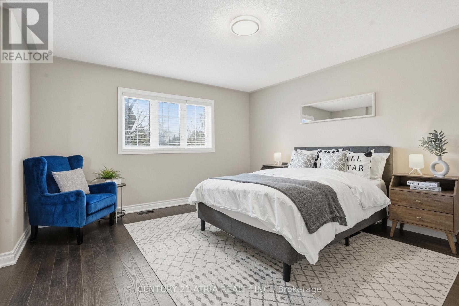 72 Dovetail Drive, Richmond Hill, Ontario  L4E 5A7 - Photo 13 - N12973302