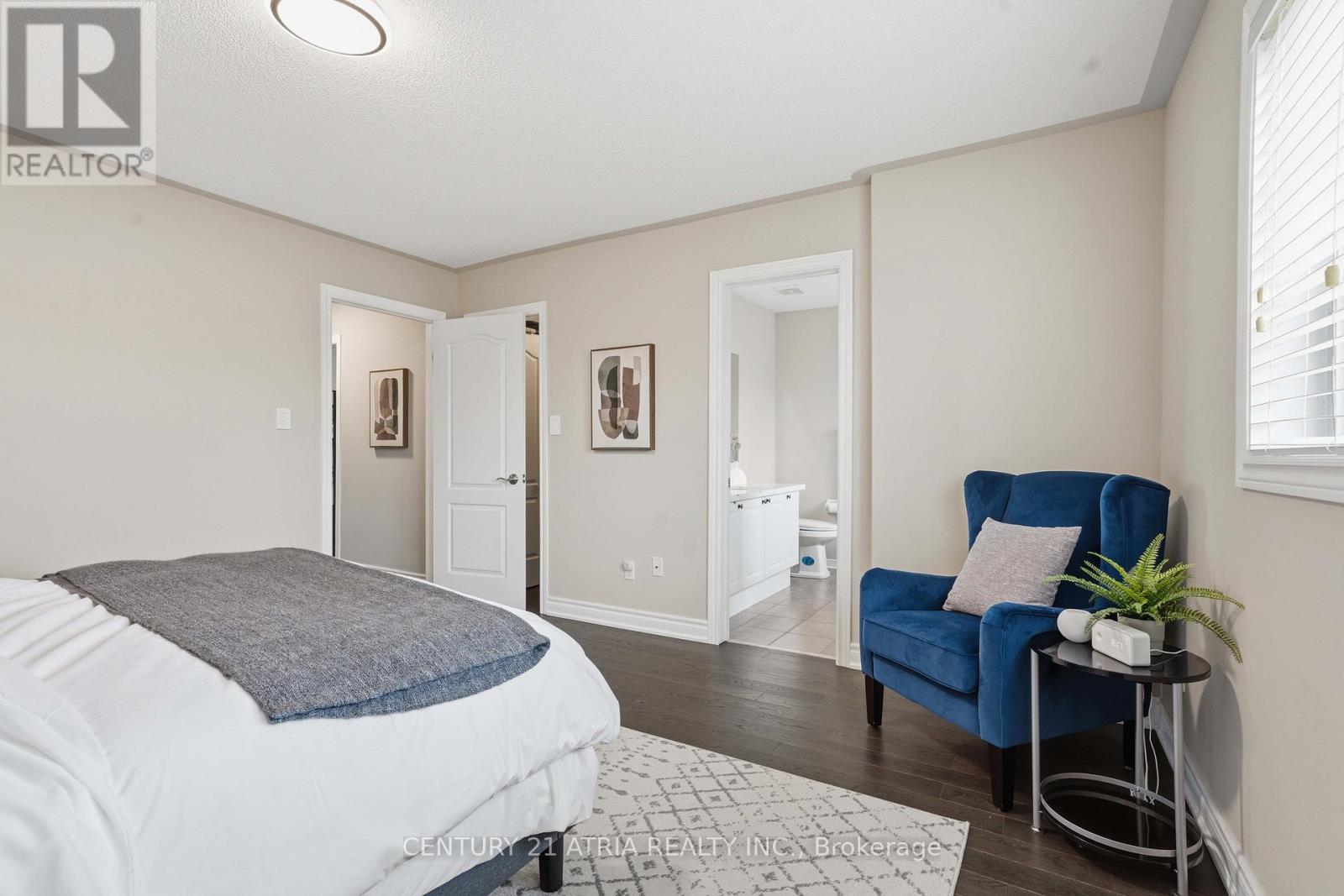 72 Dovetail Drive, Richmond Hill, Ontario  L4E 5A7 - Photo 14 - N12973302