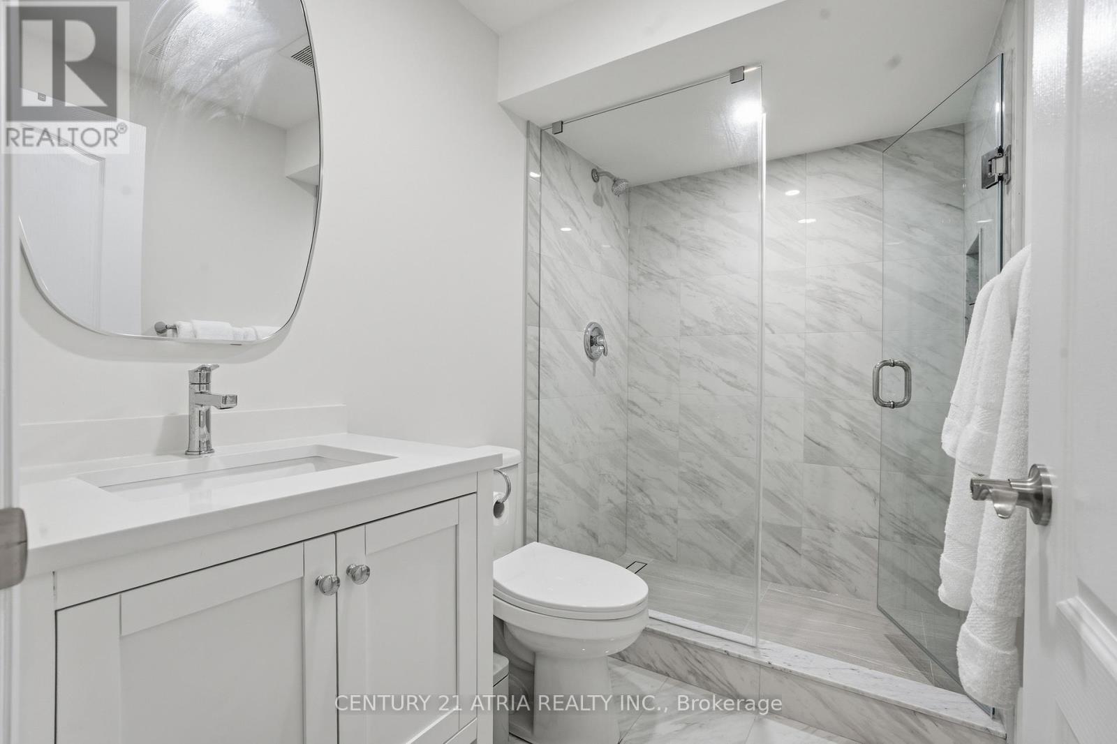 72 Dovetail Drive, Richmond Hill, Ontario  L4E 5A7 - Photo 17 - N12973302