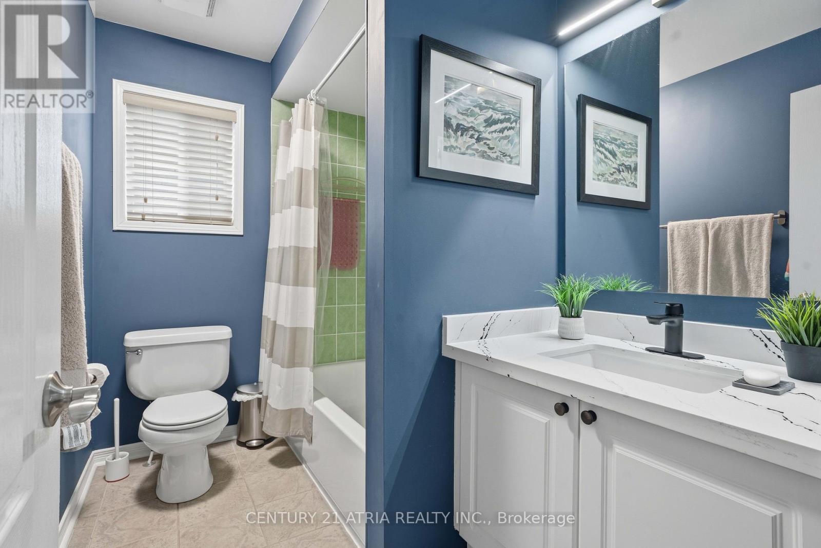 72 Dovetail Drive, Richmond Hill, Ontario  L4E 5A7 - Photo 25 - N12973302