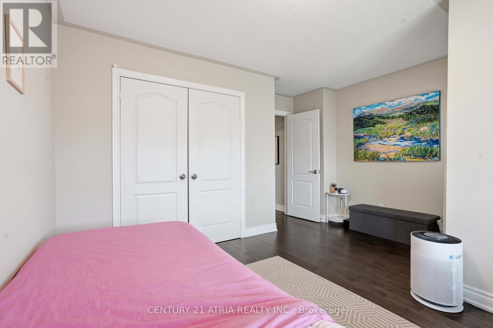 72 Dovetail Drive, Richmond Hill, Ontario  L4E 5A7 - Photo 20 - N12973302