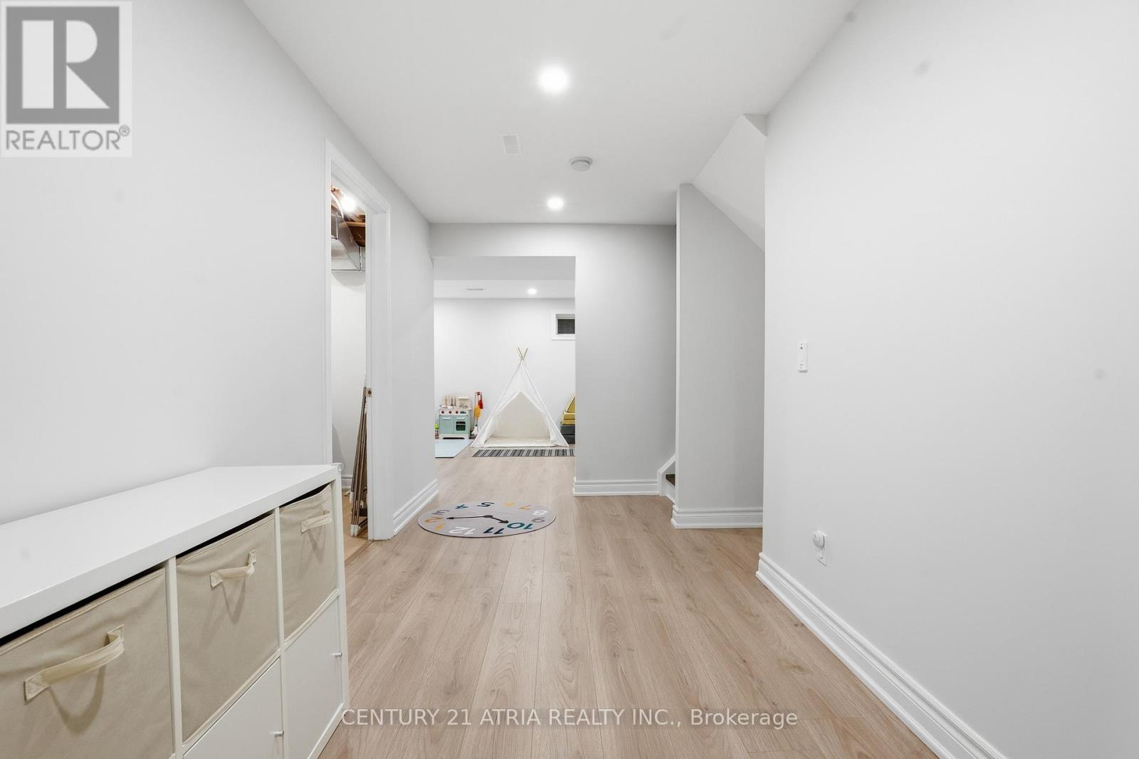 72 Dovetail Drive, Richmond Hill, Ontario  L4E 5A7 - Photo 27 - N12973302