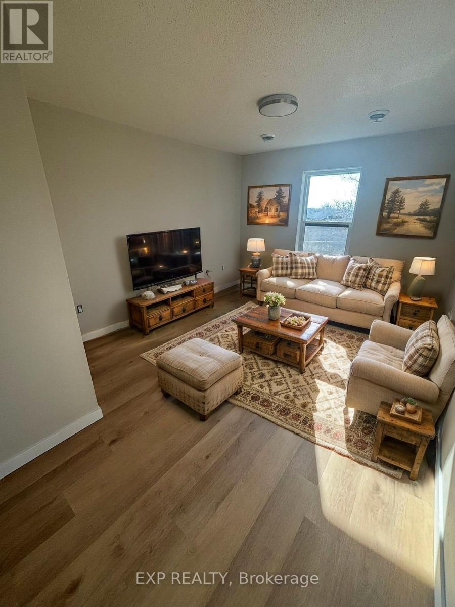 2 - 12 Benjamin Street, Wilmot, Ontario  N0B 2E0 - Photo 6 - X12973384