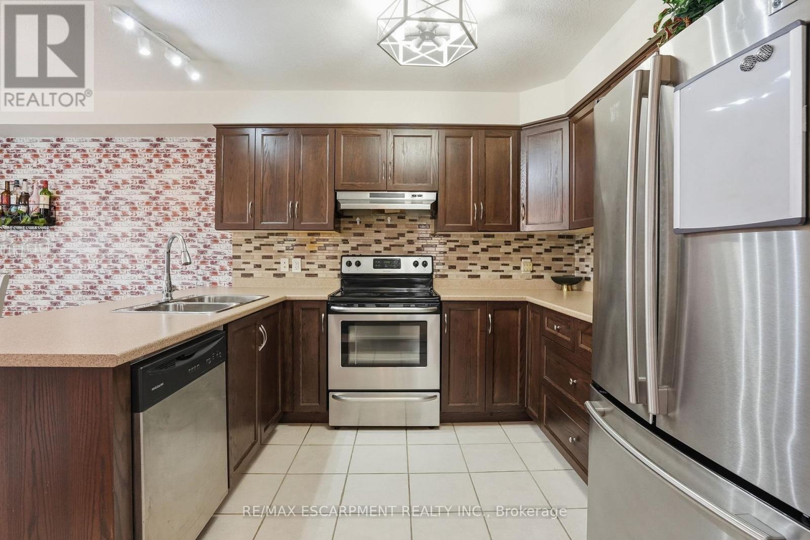 39 Butler Cove Road, Stratford, Ontario  N5A 0C8 - Photo 10 - X12973406