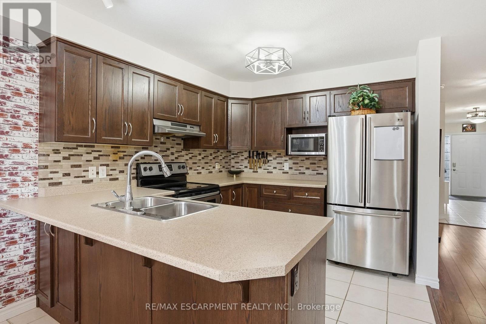 39 Butler Cove Road, Stratford, Ontario  N5A 0C8 - Photo 13 - X12973406