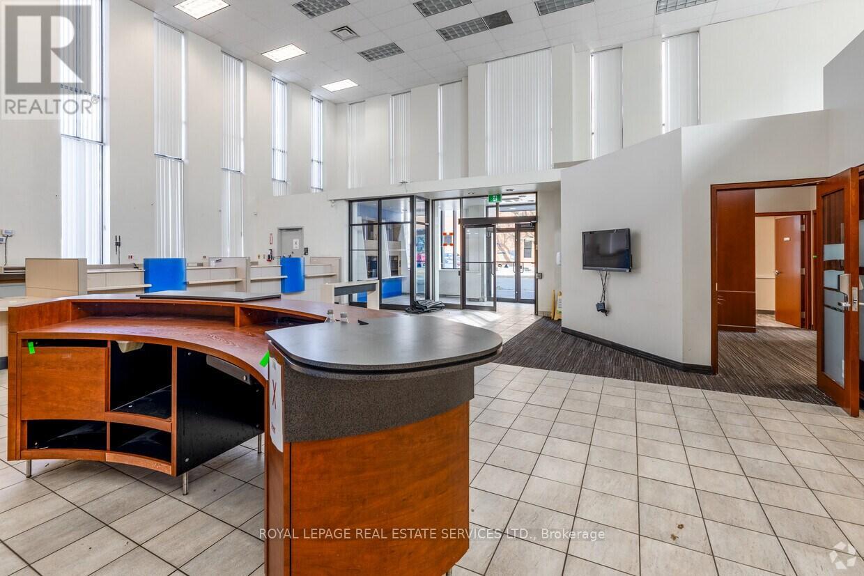 31 King Street, St. Catharines, Ontario  L2R 3H1 - Photo 5 - X12973510