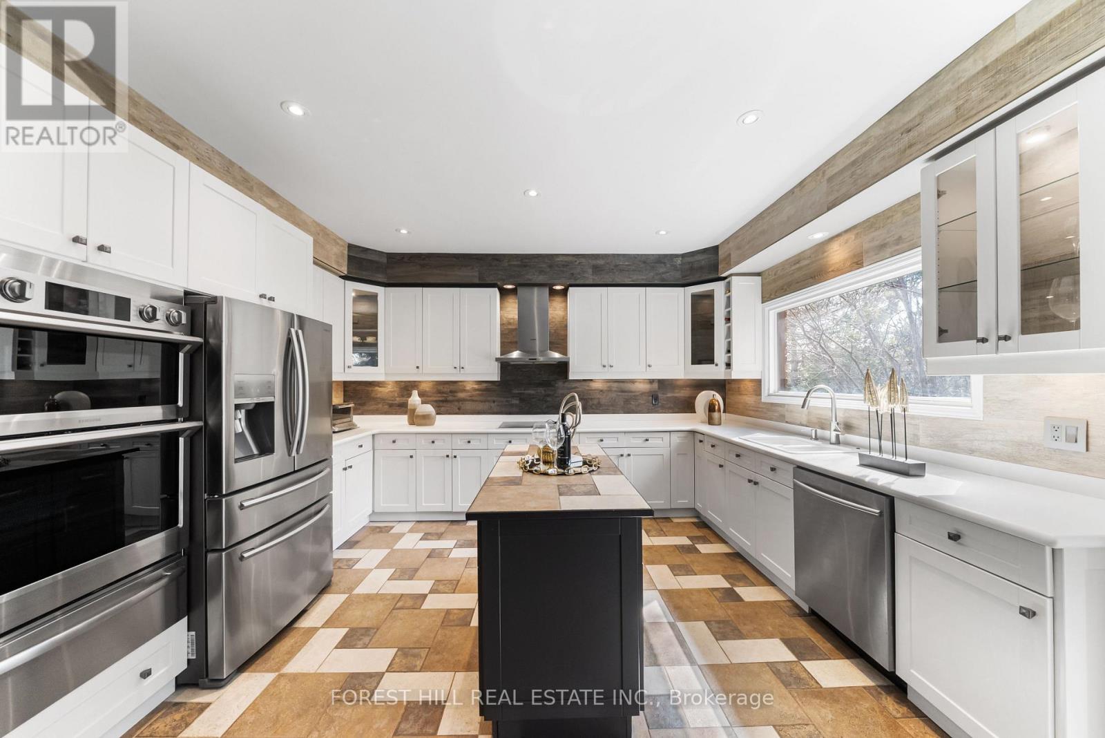 73 Garnier Court, Toronto, Ontario  M2M 4C8 - Photo 19 - C12958314