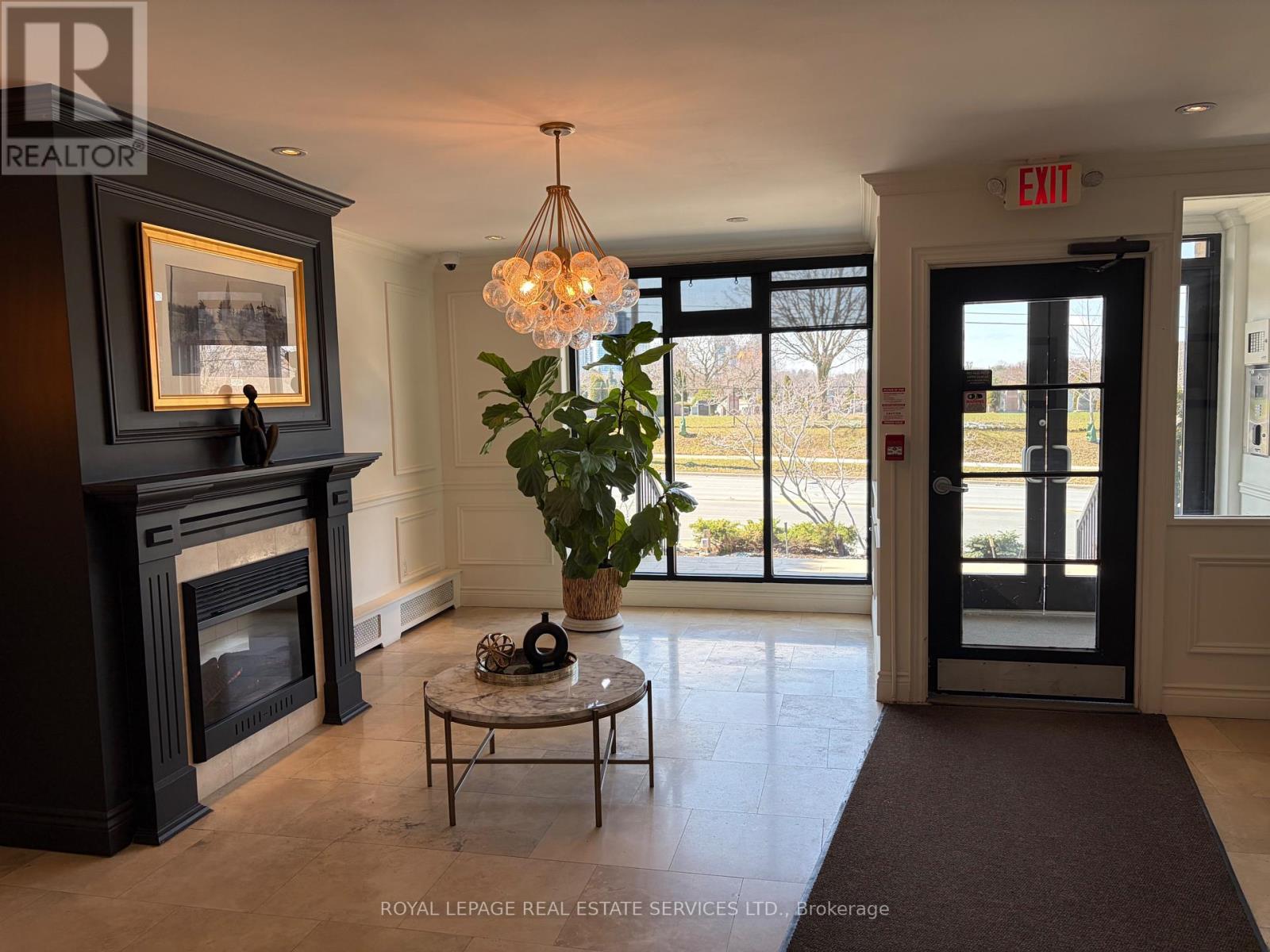 402 - 1901 Bayview Avenue, Toronto, Ontario  M4G 3E4 - Photo 2 - C12973468