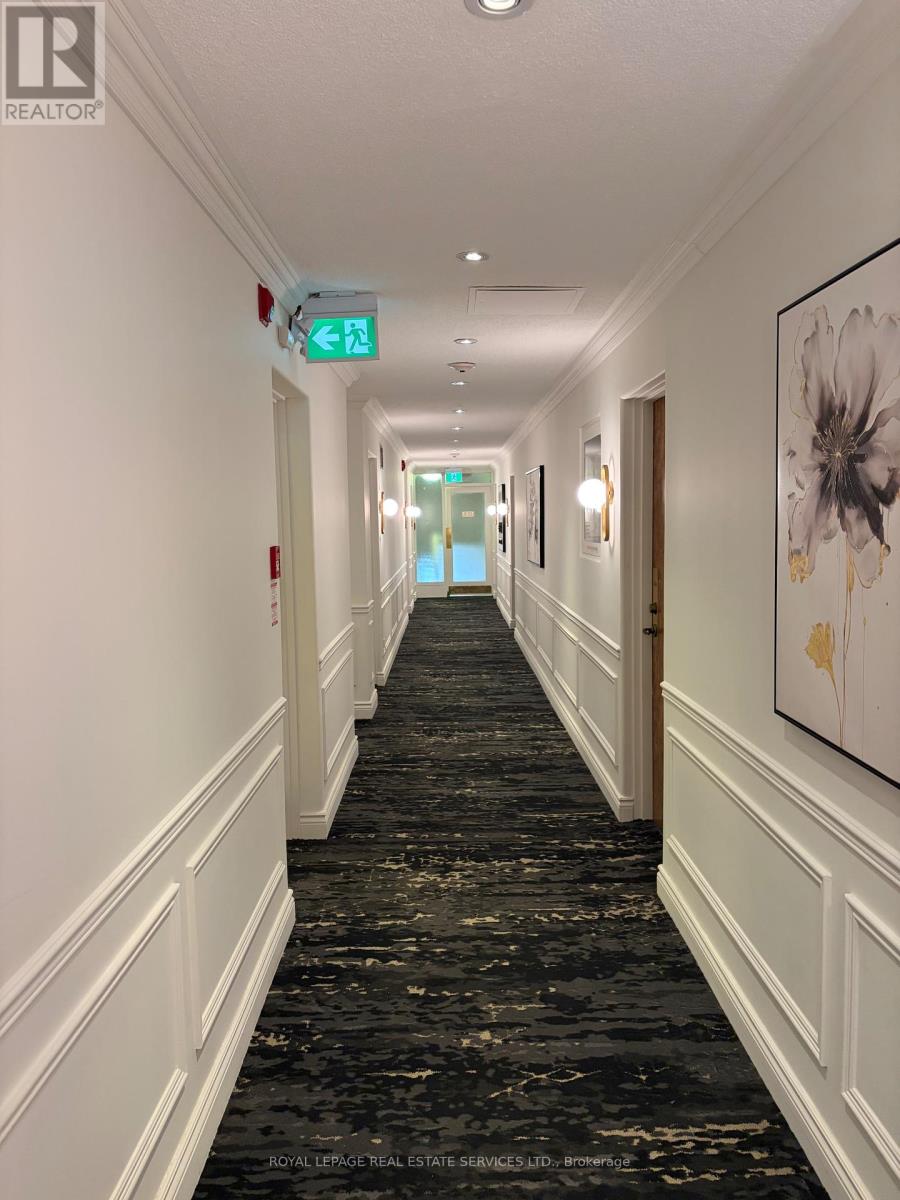 402 - 1901 Bayview Avenue, Toronto, Ontario  M4G 3E4 - Photo 3 - C12973468