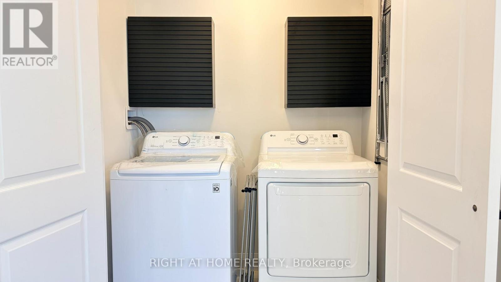 205 Longboat Run W, Brantford, Ontario  N3T 0T2 - Photo 35 - X12973478