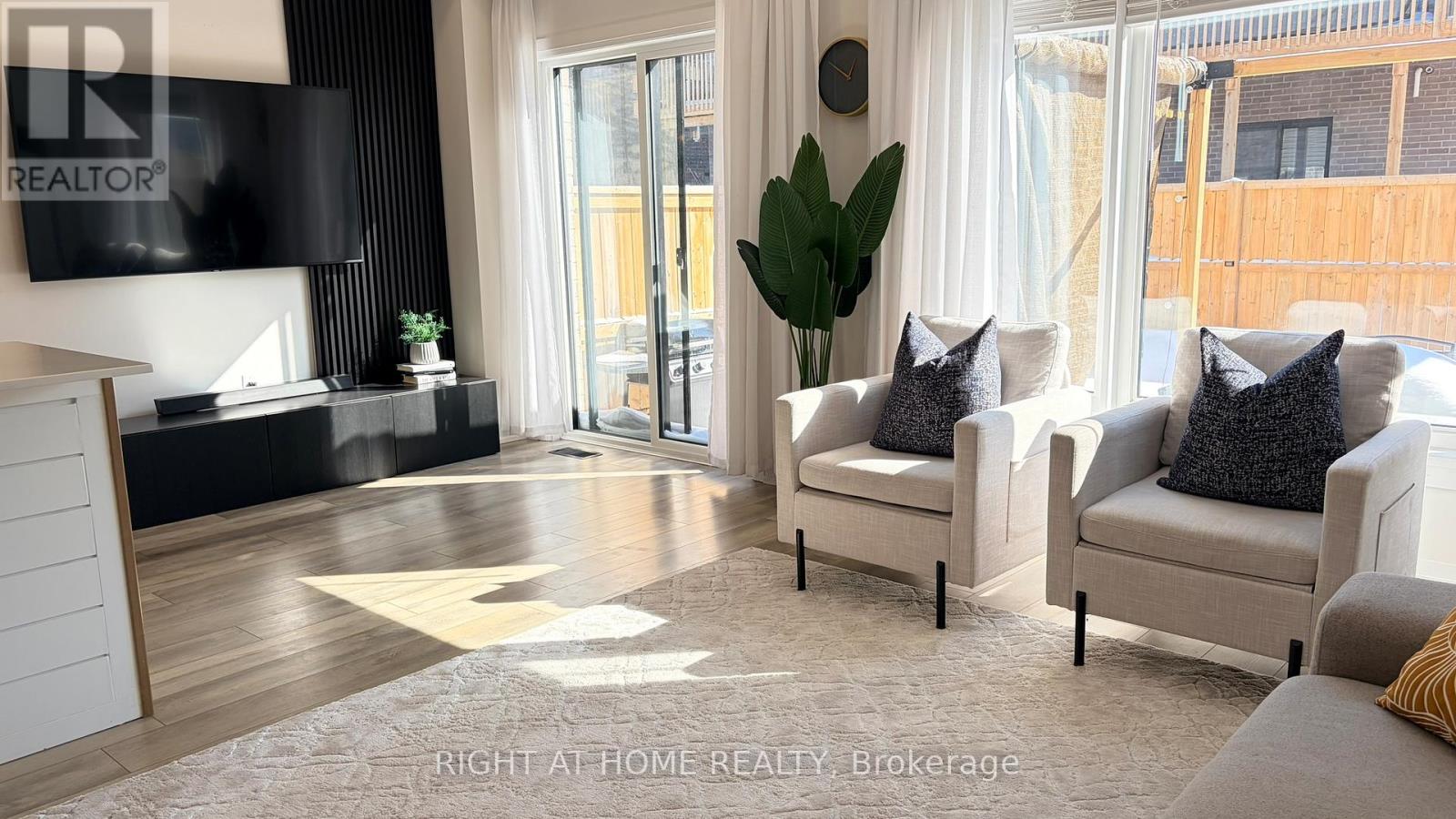 205 Longboat Run W, Brantford, Ontario  N3T 0T2 - Photo 8 - X12973478