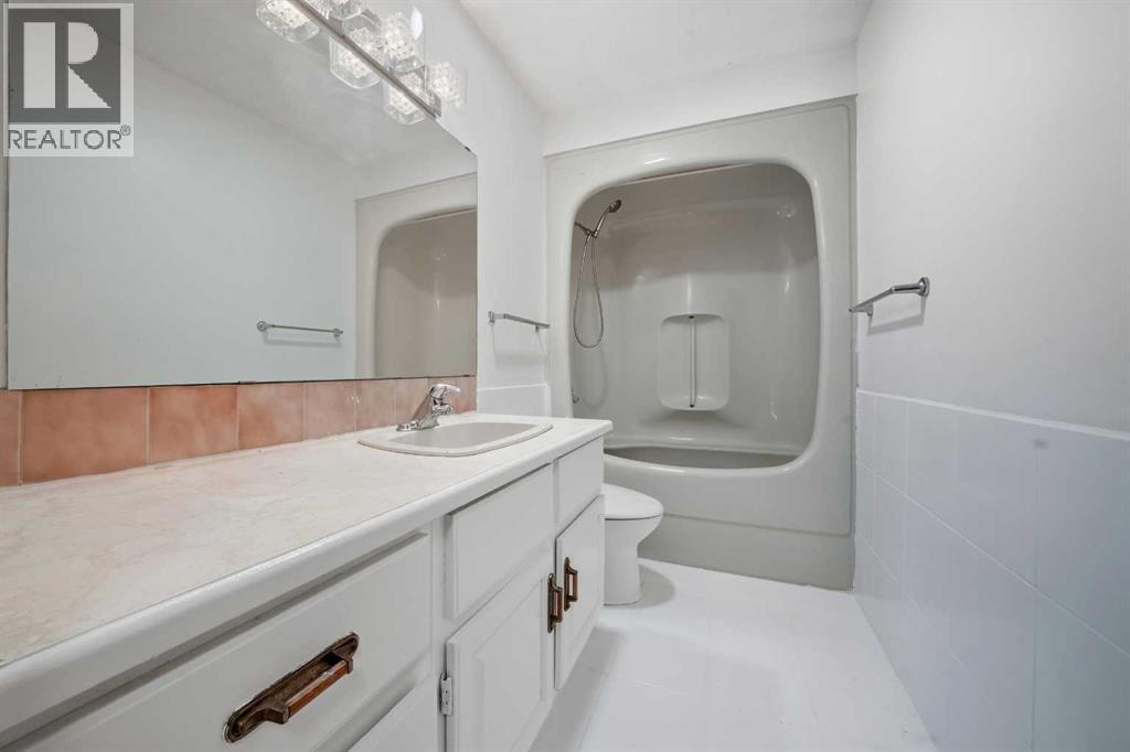 32 Huget Crescent, Red Deer, Alberta  T4N 6P4 - Photo 16 - A2279765