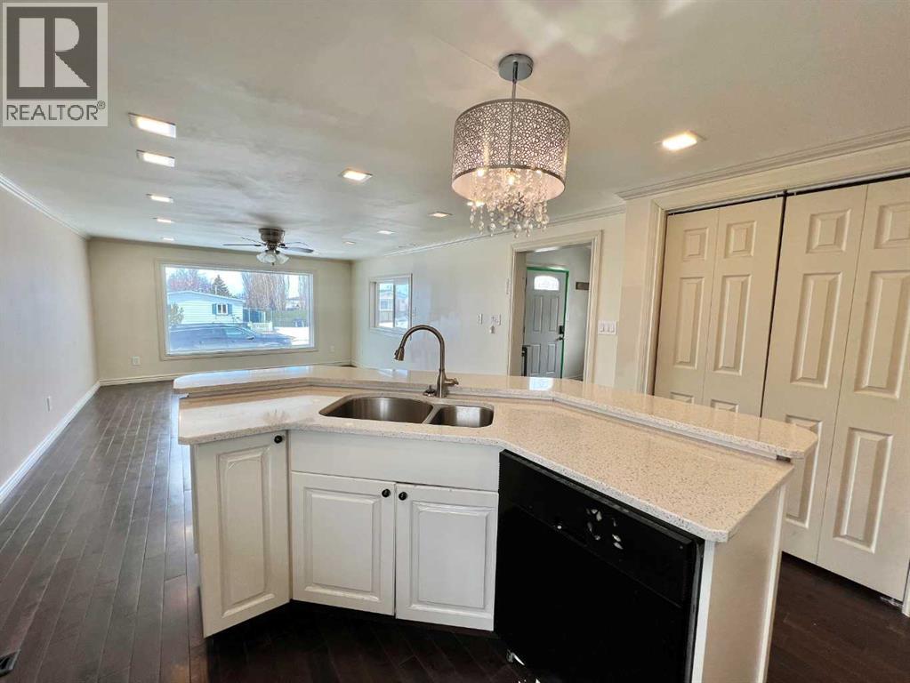 12009 96a Street, Grande Prairie, Alberta  T8V 5H6 - Photo 8 - A2299162