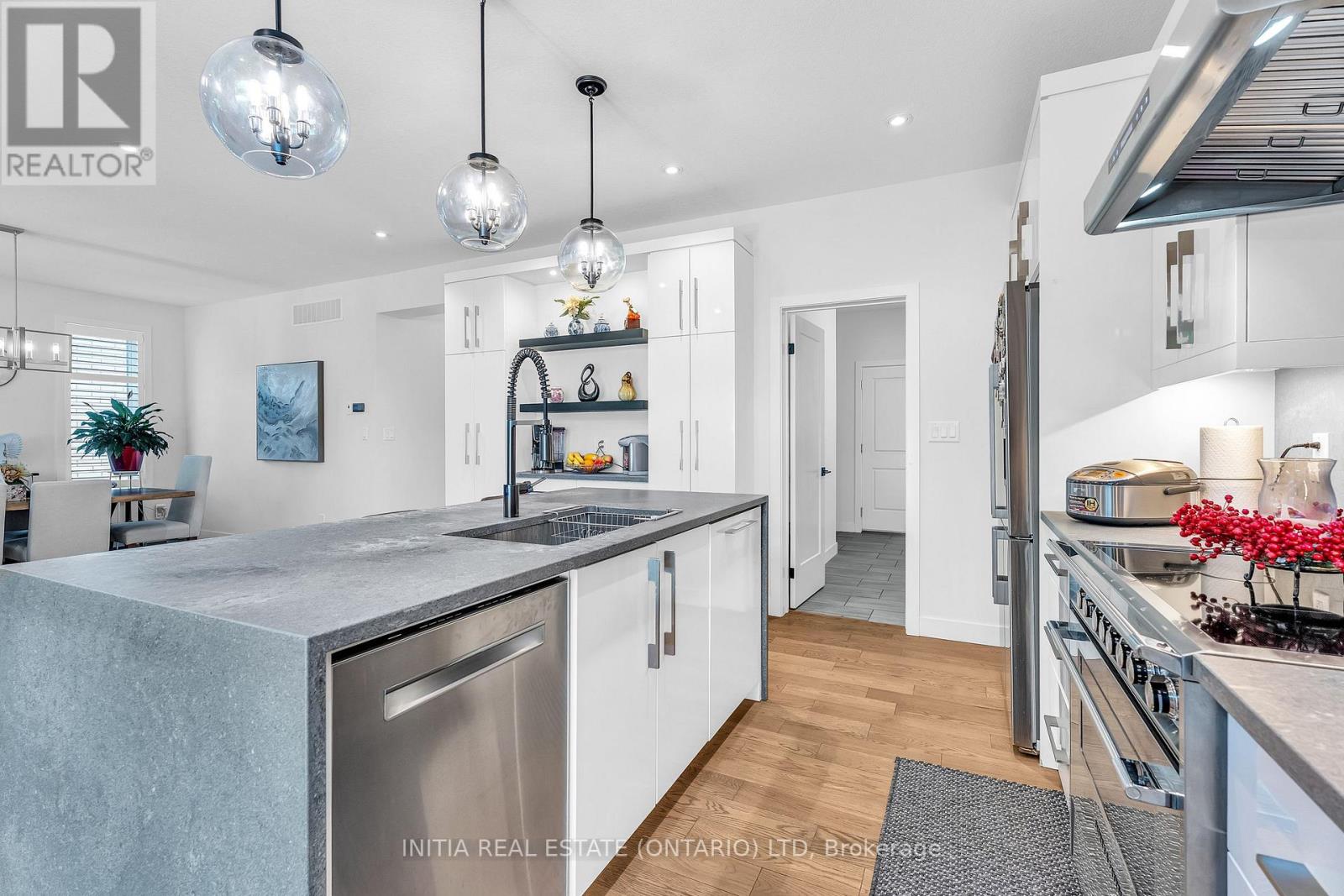 2403 Tokala Trail, London North, Ontario  N6G 0V6 - Photo 13 - X12973624