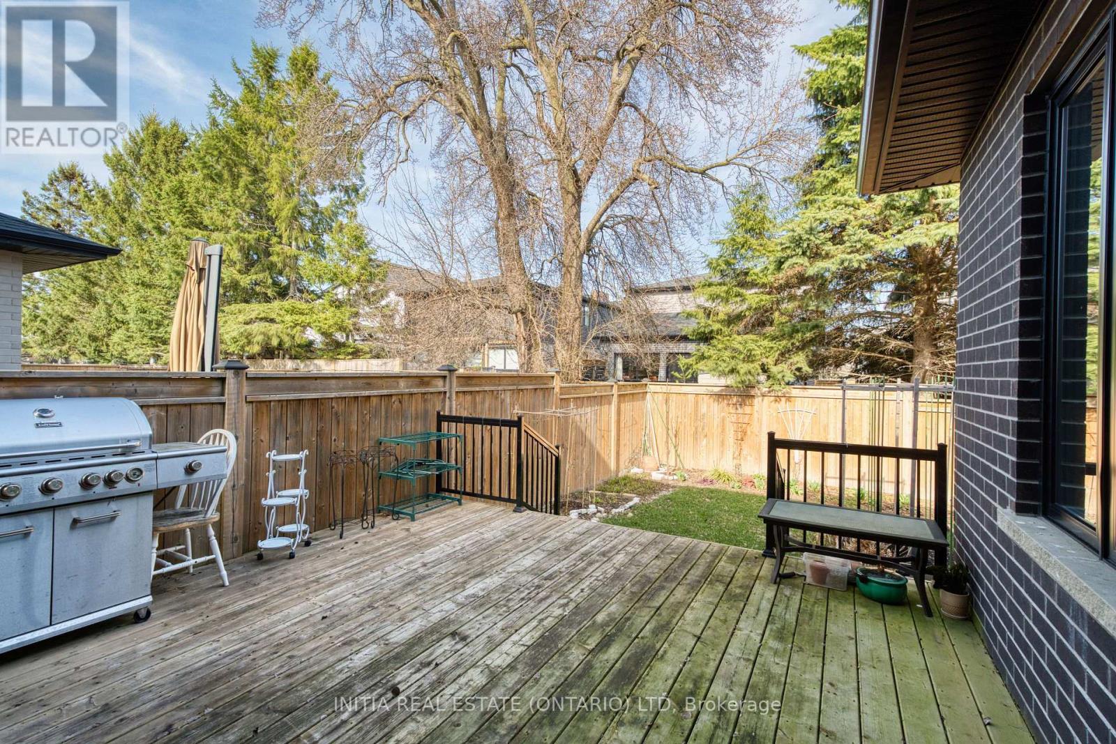 2403 Tokala Trail, London North, Ontario  N6G 0V6 - Photo 33 - X12973624