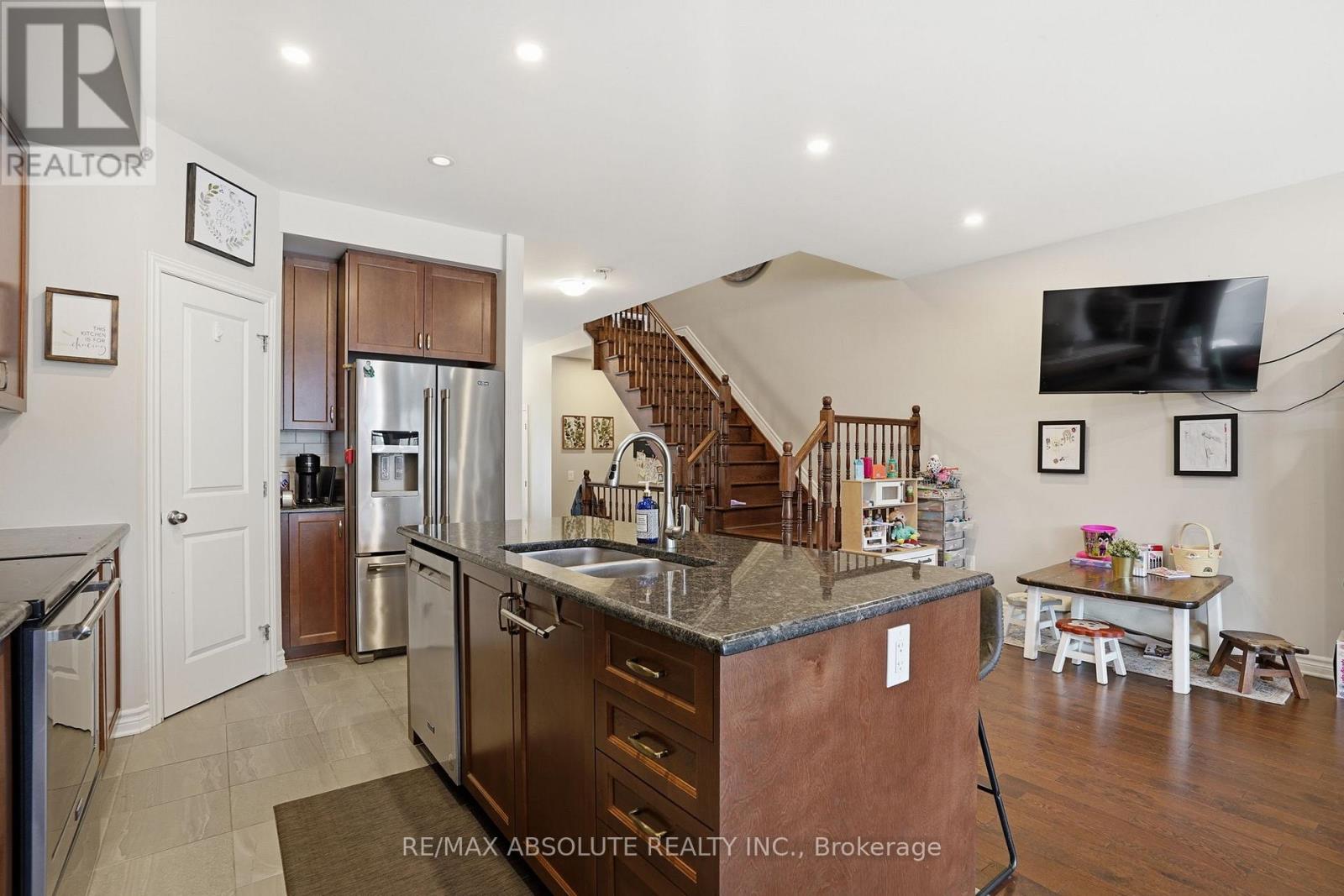 741 Namur Street, Russell, Ontario  K0A 1W0 - Photo 3 - X12973610