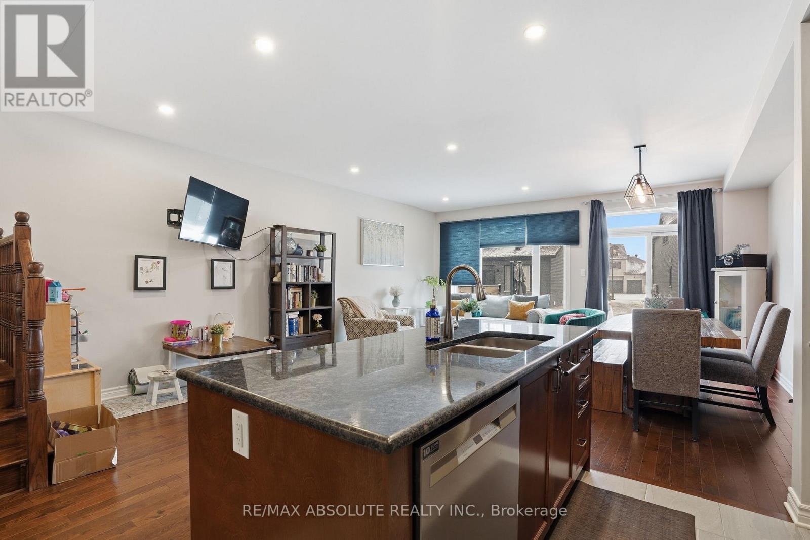 741 Namur Street, Russell, Ontario  K0A 1W0 - Photo 7 - X12973610