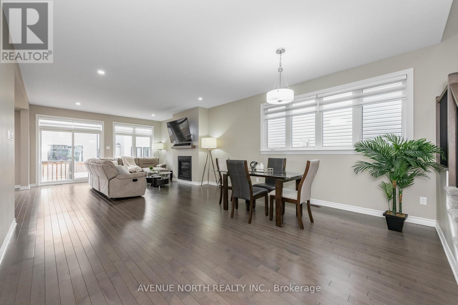 707 Moonflower Crescent, Ottawa, Ontario  K1T 0X8 - Photo 11 - X12973640