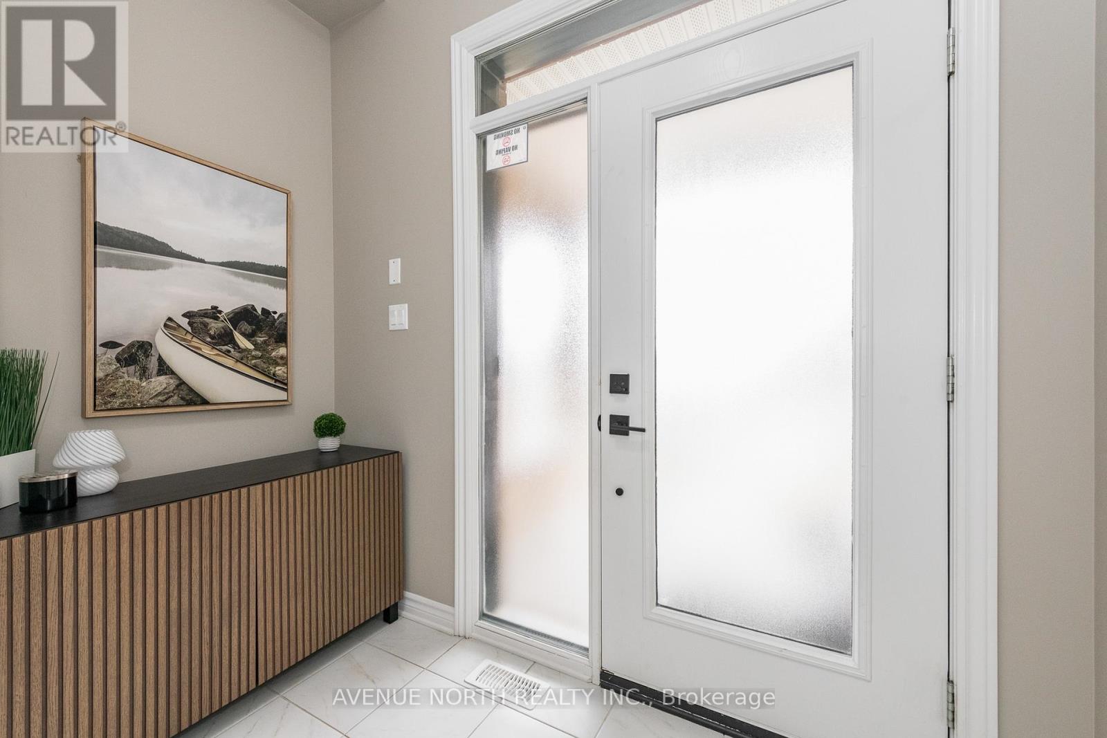 707 Moonflower Crescent, Ottawa, Ontario  K1T 0X8 - Photo 4 - X12973640