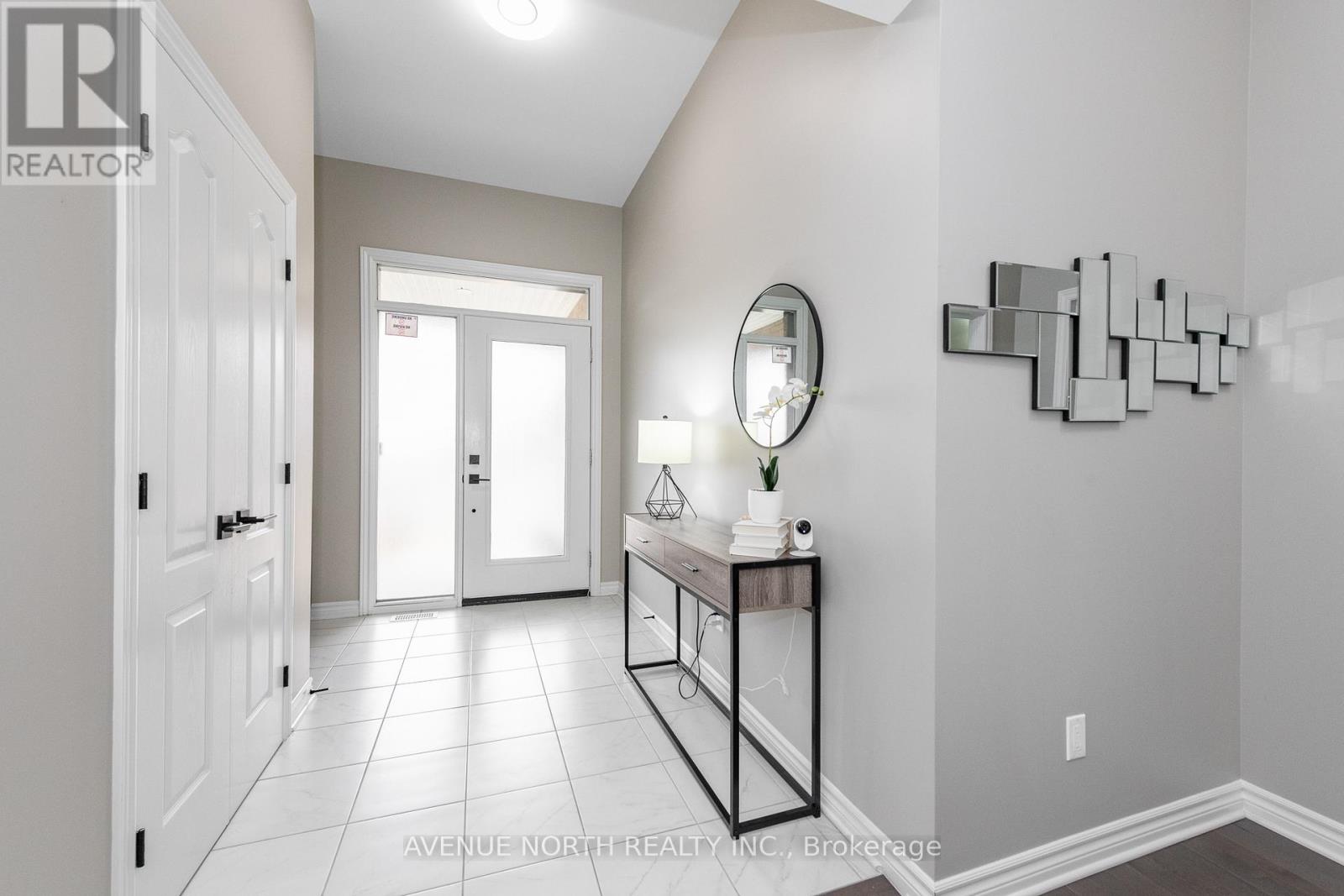 707 Moonflower Crescent, Ottawa, Ontario  K1T 0X8 - Photo 5 - X12973640