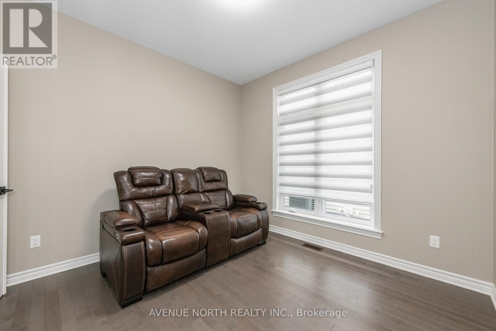 707 Moonflower Crescent, Ottawa, Ontario  K1T 0X8 - Photo 9 - X12973640