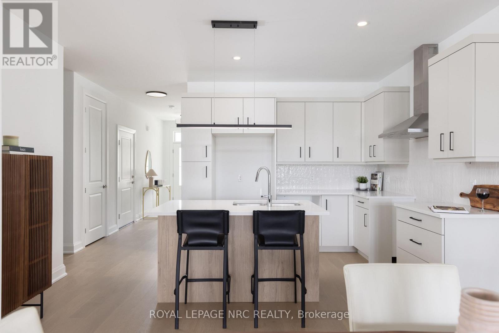 70 C - 586 Seneca Drive, Fort Erie, Ontario  L2A 1C2 - Photo 4 - X12973660