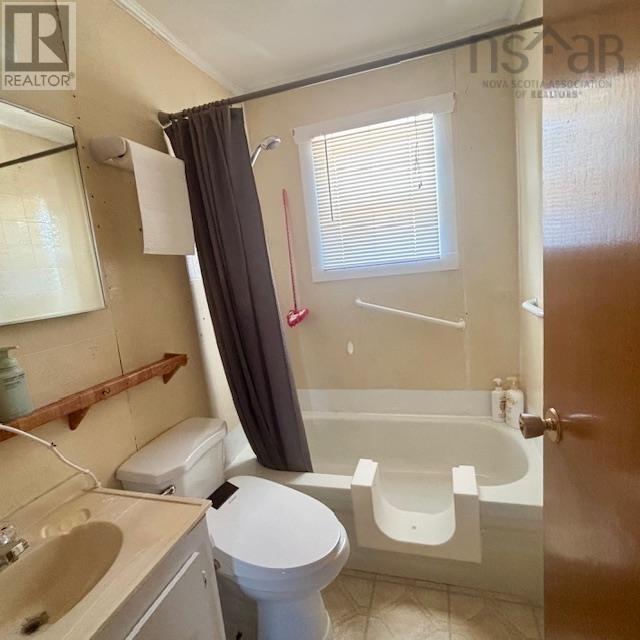 777 Forsyth Street, New Waterford, Nova Scotia  B1H 2Y6 - Photo 17 - 202606696