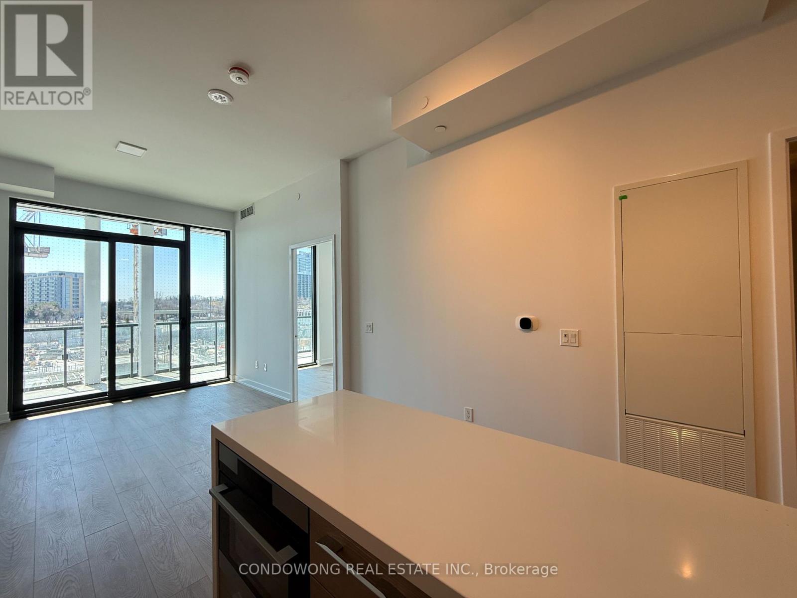 212 - 29 Green Trail Court, Toronto, Ontario  M2K 0J9 - Photo 2 - C12973590