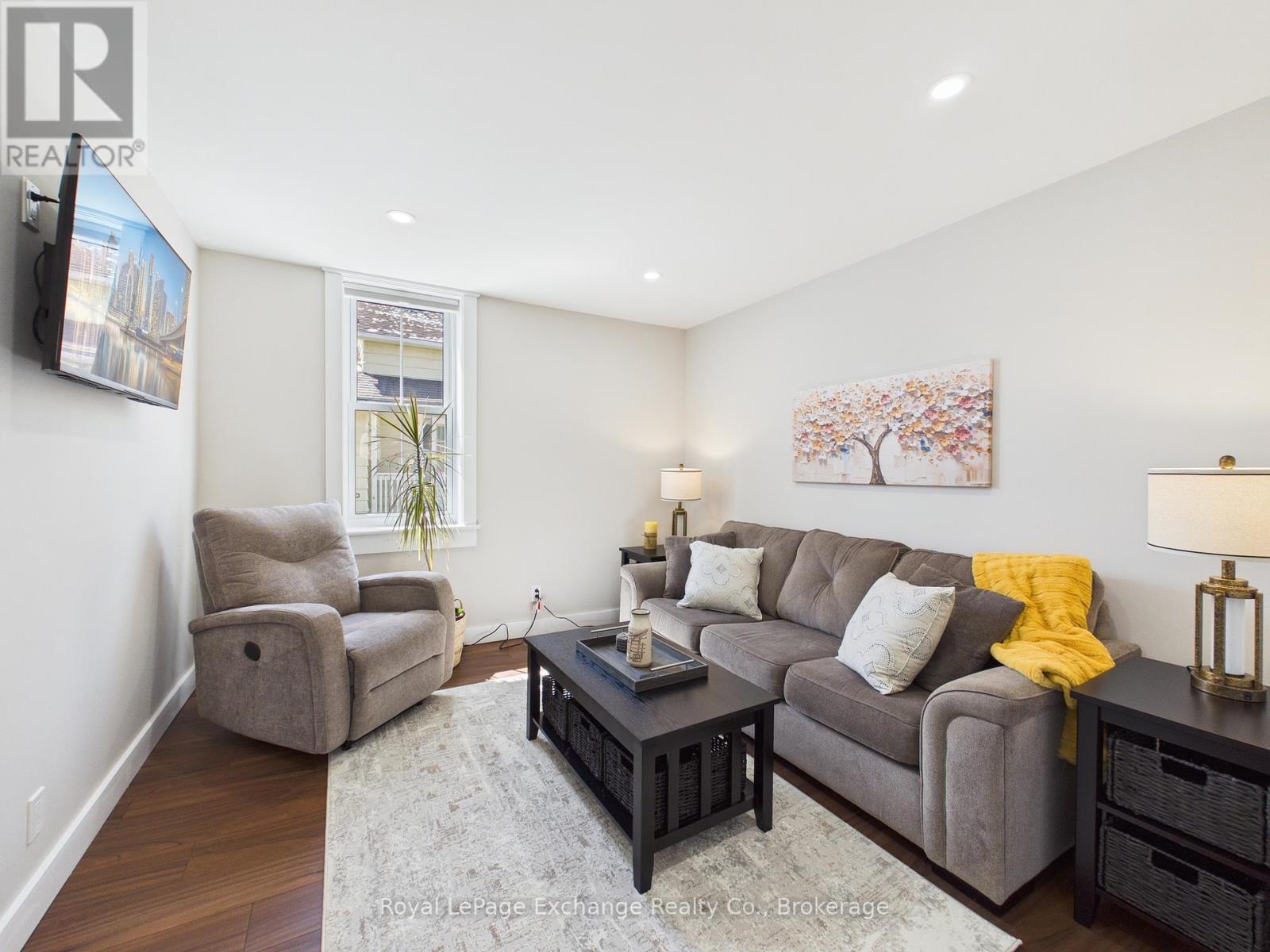 2 - 953 Queen Street, Kincardine, Ontario  N2Z 2Y2 - Photo 5 - X12973626