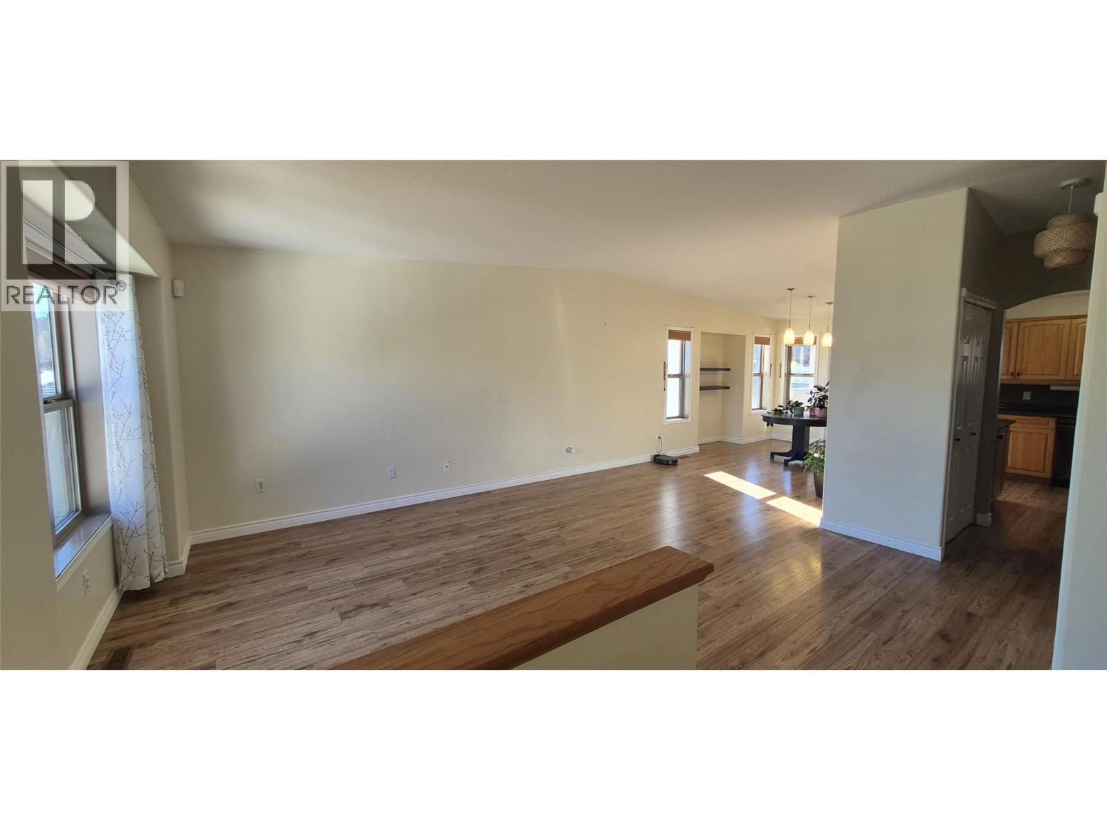 1409 Southview Drive, Cranbrook, British Columbia  V1C 6S1 - Photo 4 - 10382559