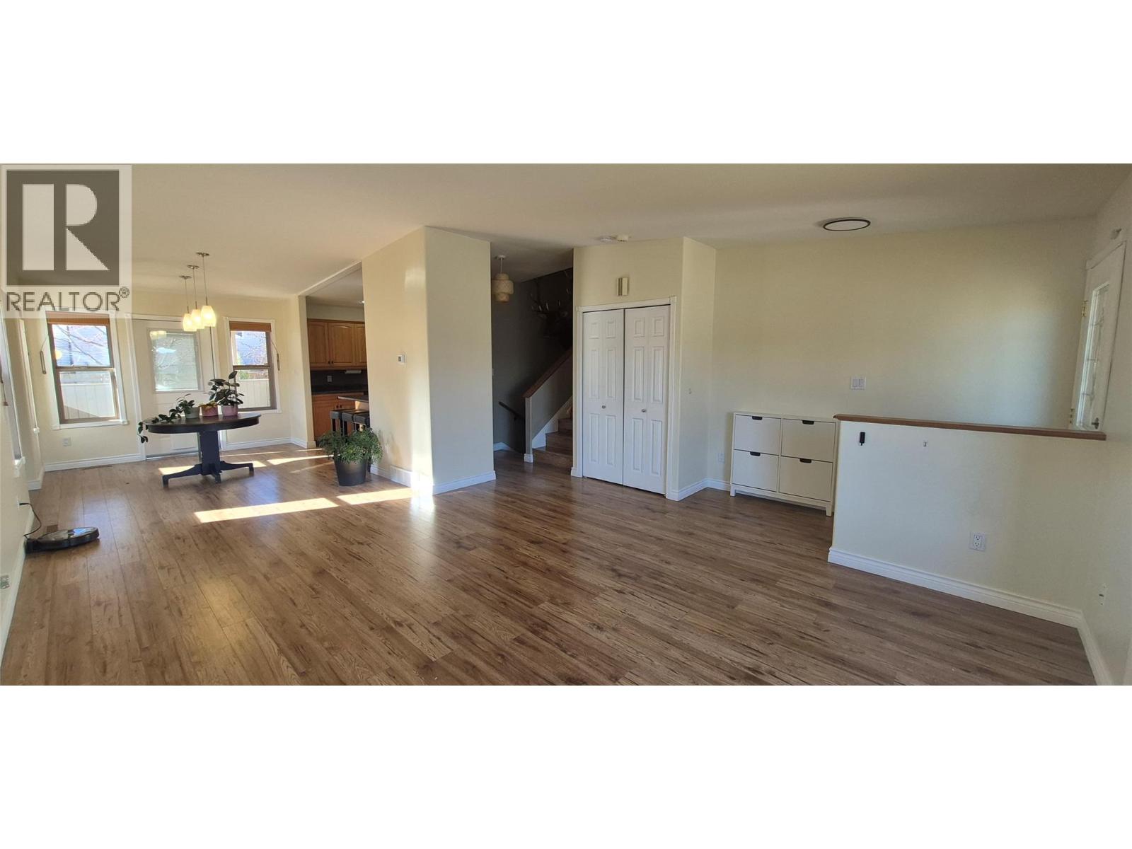 1409 Southview Drive, Cranbrook, British Columbia  V1C 6S1 - Photo 6 - 10382559