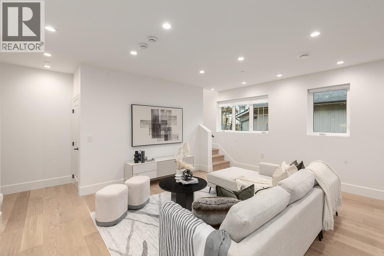 855 E 19th Avenue, Vancouver, British Columbia  V5V 1K6 - Photo 4 - R3108793