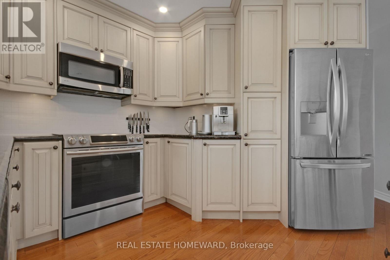 12 Athlone Road, Toronto, Ontario  M4J 4H2 - Photo 10 - E12973600