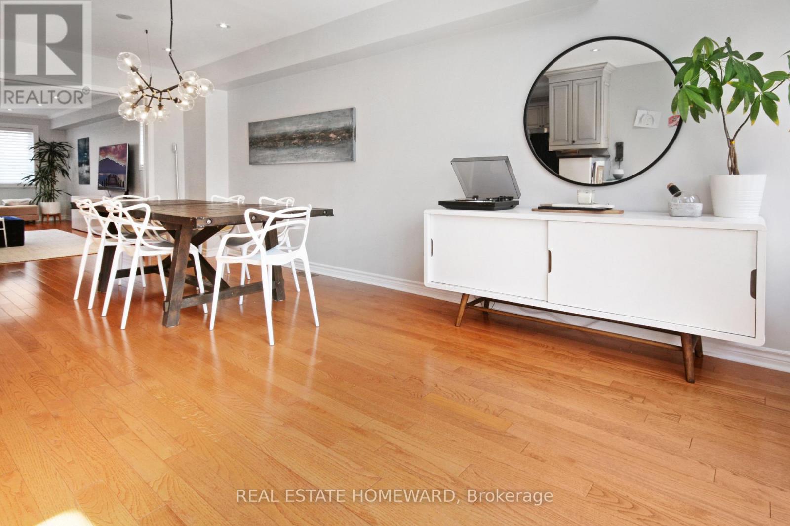 12 Athlone Road, Toronto, Ontario  M4J 4H2 - Photo 11 - E12973600