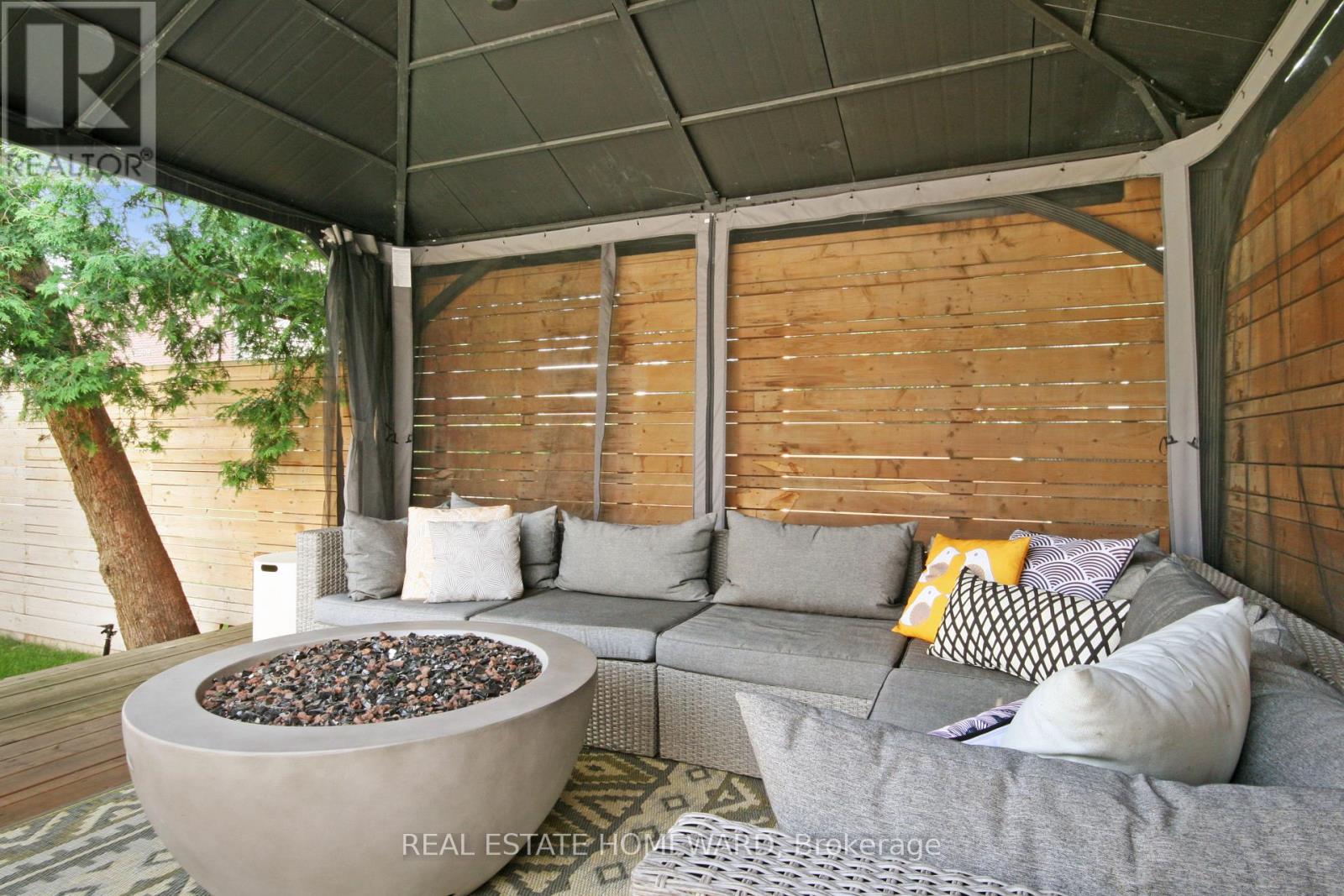 12 Athlone Road, Toronto, Ontario  M4J 4H2 - Photo 2 - E12973600