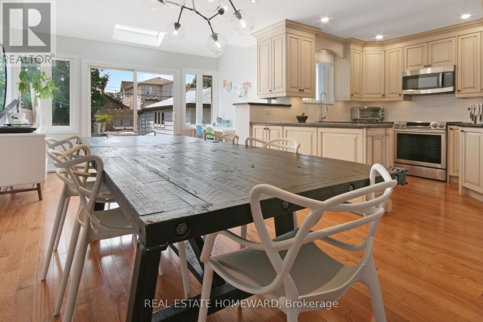 12 Athlone Road, Toronto, Ontario  M4J 4H2 - Photo 8 - E12973600