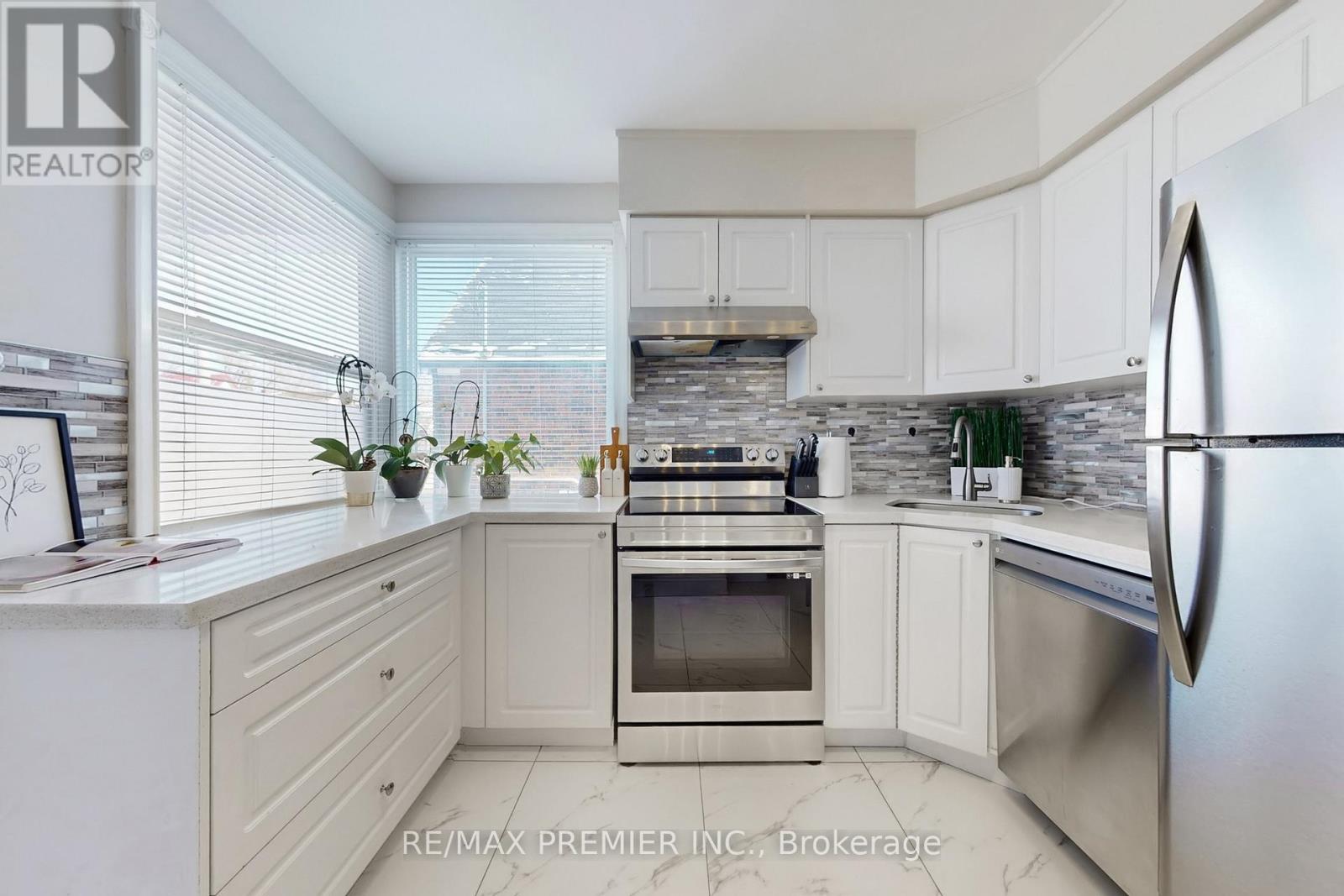 47 Amsterdam Avenue, Toronto, Ontario  M4B 2B9 - Photo 10 - E12973628