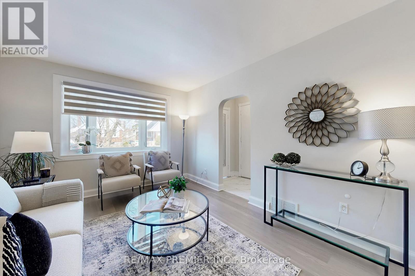 47 Amsterdam Avenue, Toronto, Ontario  M4B 2B9 - Photo 4 - E12973628