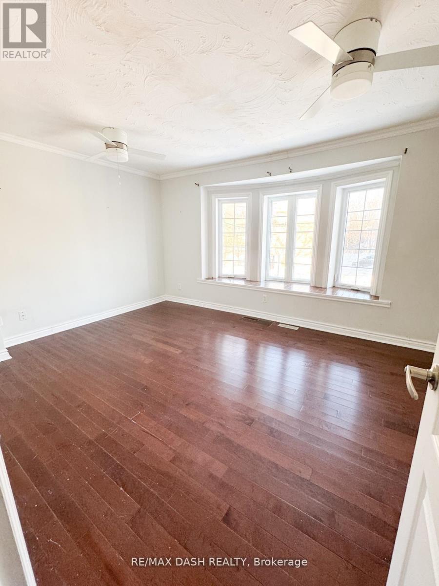 Main Fl - 1529 Queen Street E, Toronto, Ontario  M4L 1E5 - Photo 12 - E12973648