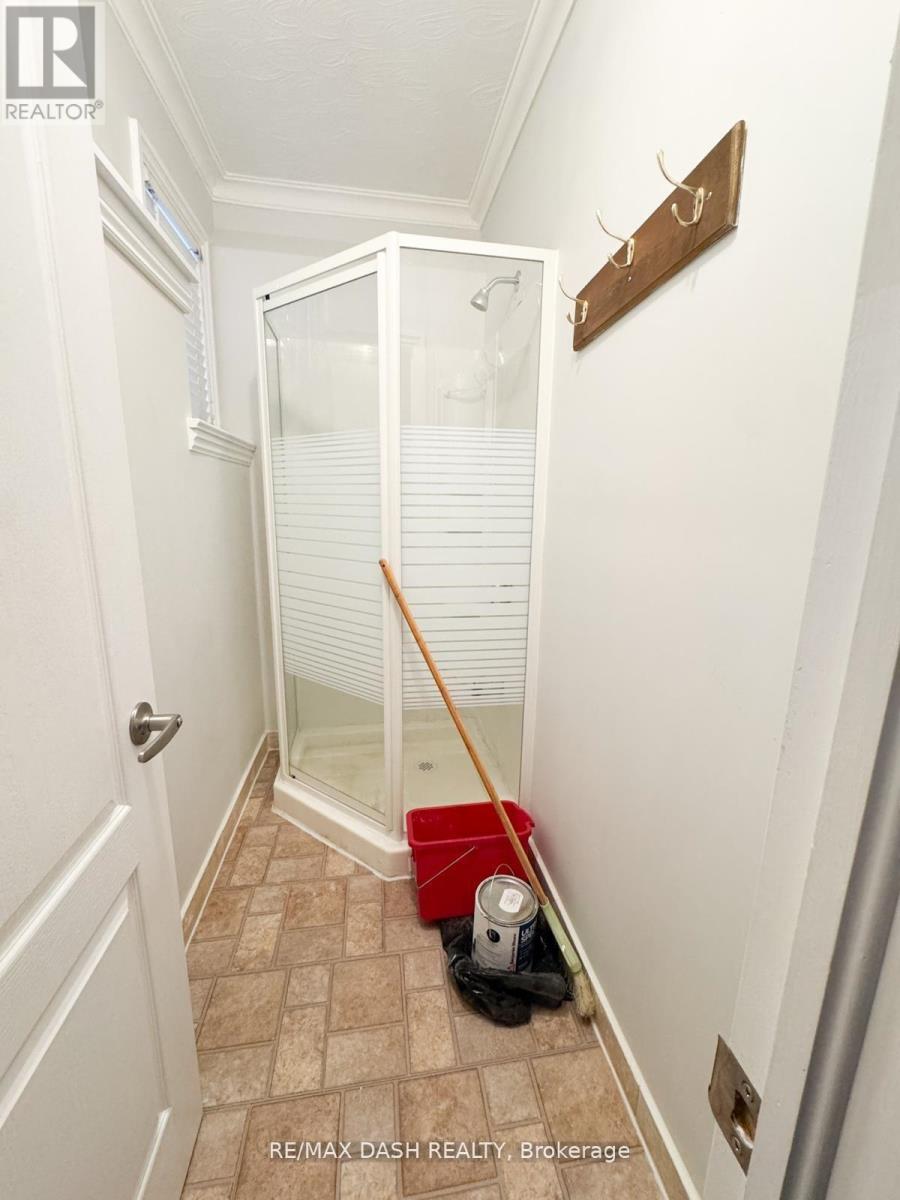 Main Fl - 1529 Queen Street E, Toronto, Ontario  M4L 1E5 - Photo 14 - E12973648