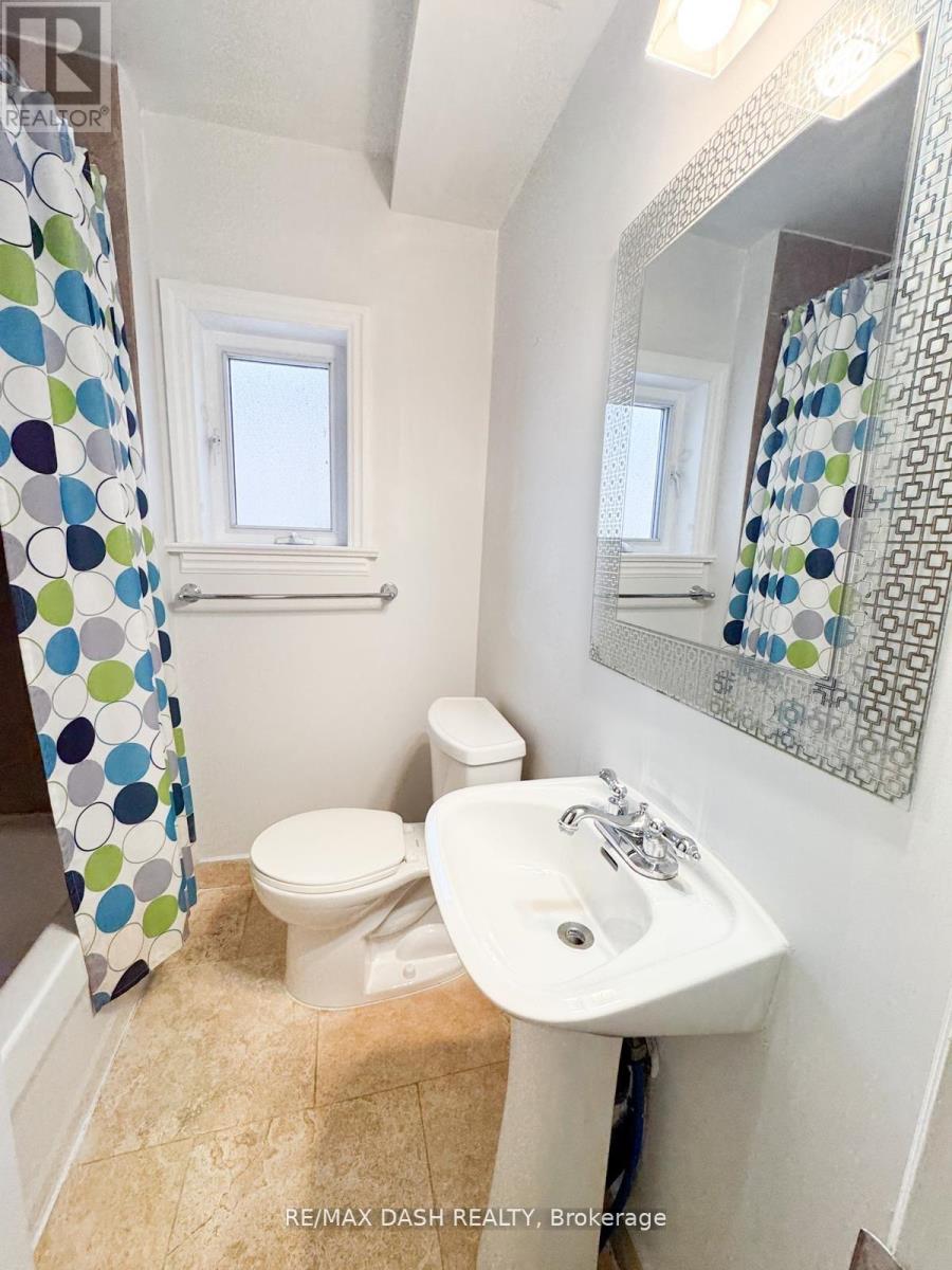 Main Fl - 1529 Queen Street E, Toronto, Ontario  M4L 1E5 - Photo 16 - E12973648