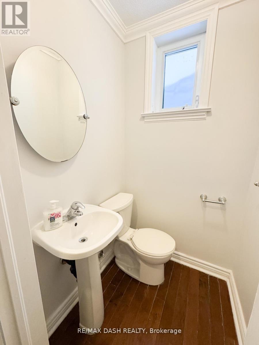 Main Fl - 1529 Queen Street E, Toronto, Ontario  M4L 1E5 - Photo 9 - E12973648