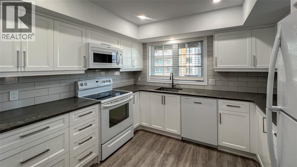 1520 Venetian Boulevard Unit# M-212, Point Edward photo 11