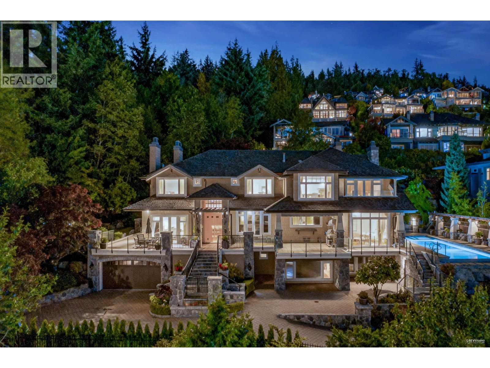 2495 HUDSON COURT, West Vancouver, British Columbia