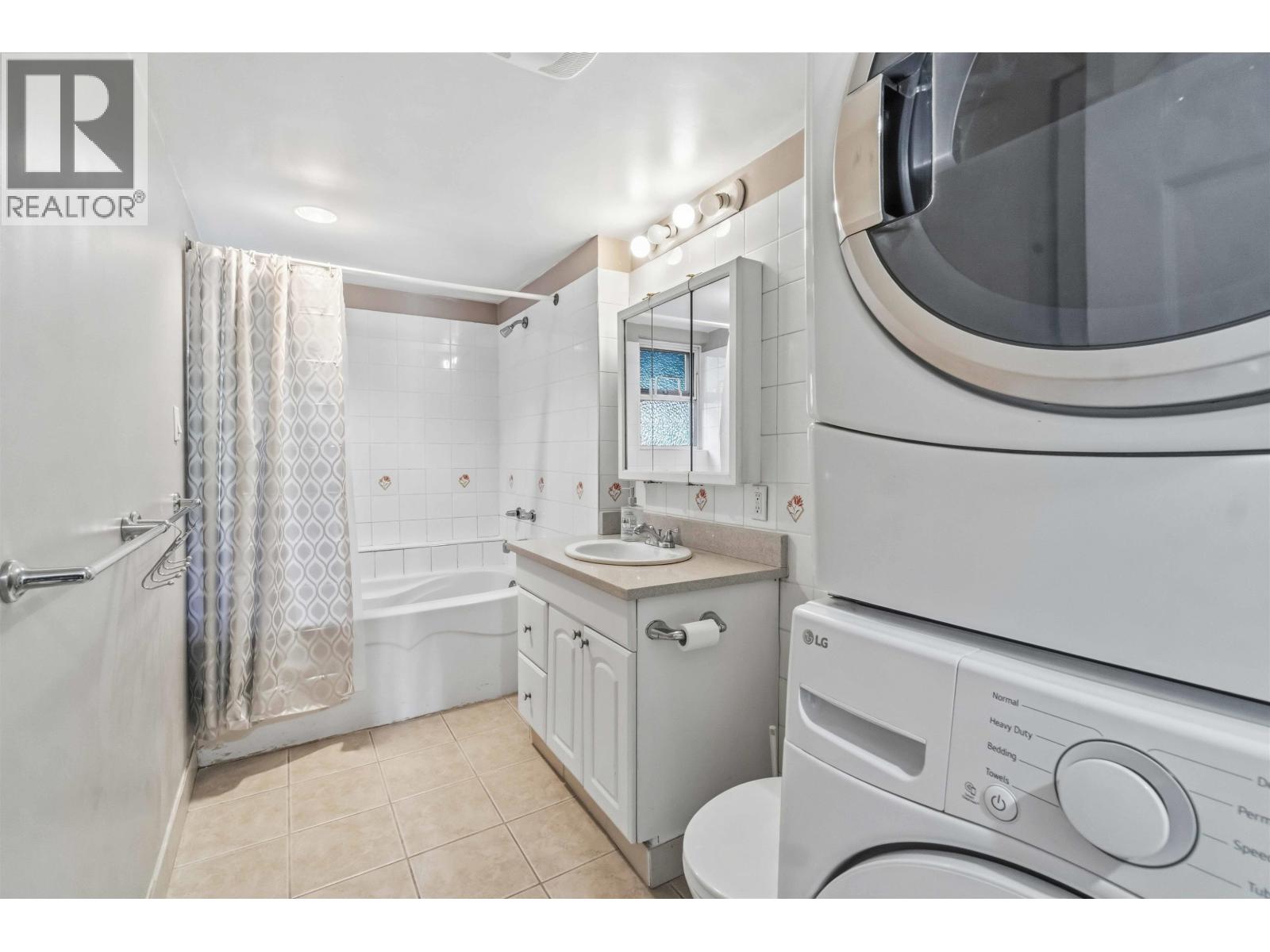 552 W 29th Street, North Vancouver, British Columbia  V7N 2K1 - Photo 19 - R3108821