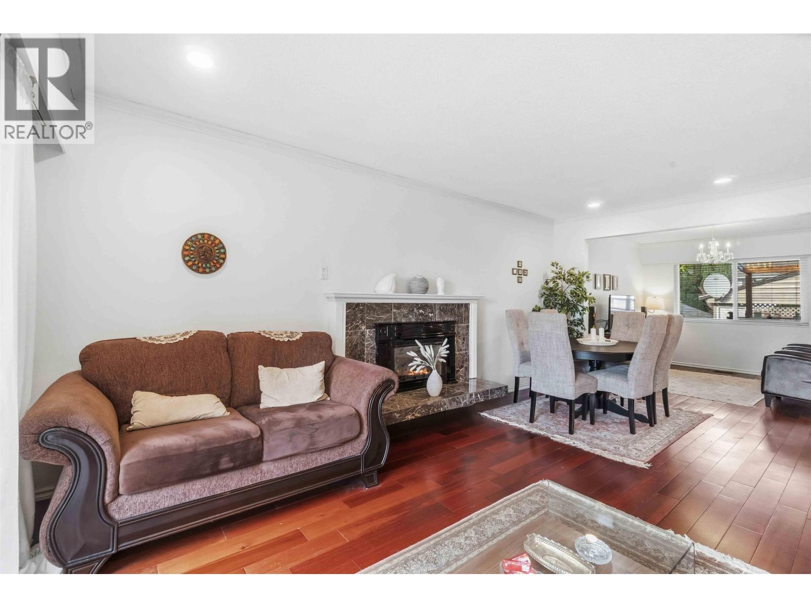 552 W 29th Street, North Vancouver, British Columbia  V7N 2K1 - Photo 4 - R3108821