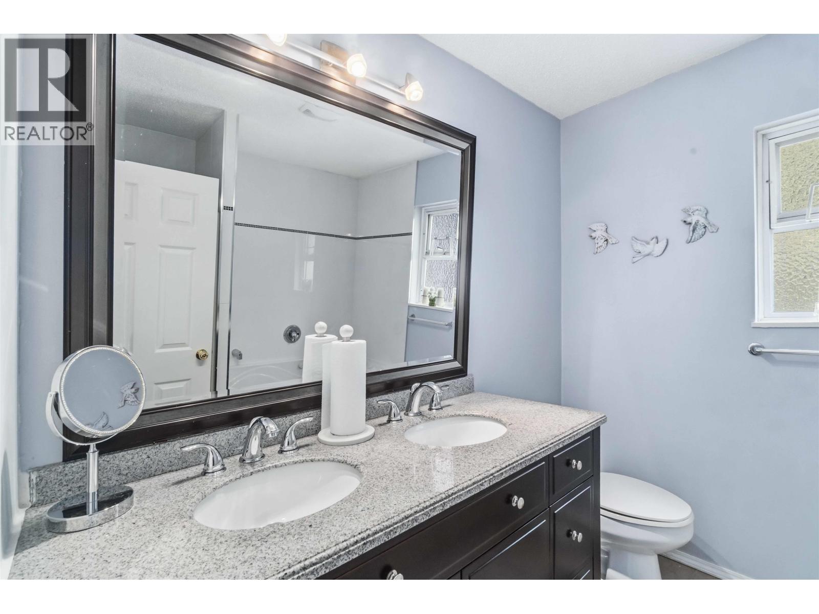 552 W 29th Street, North Vancouver, British Columbia  V7N 2K1 - Photo 9 - R3108821