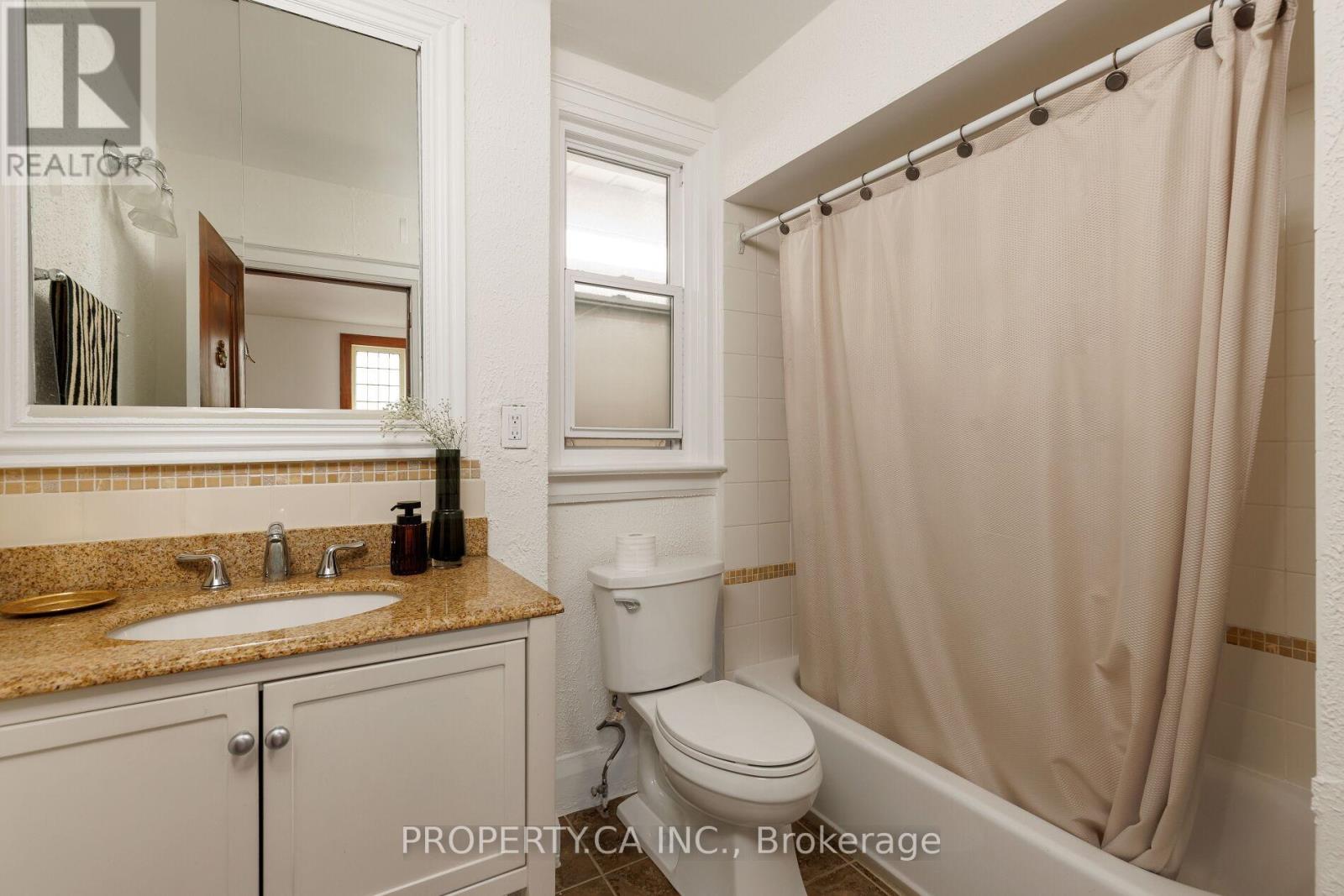 313 Monarch Park Avenue, Toronto, Ontario  M4J 4T2 - Photo 21 - E12950492